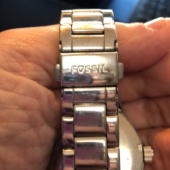 FOSSIL WATCH SILVERTONE - Picture 6 of 6